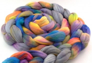 Handgefärbter Rambouillet-Kammzug "Flicka" 150g
