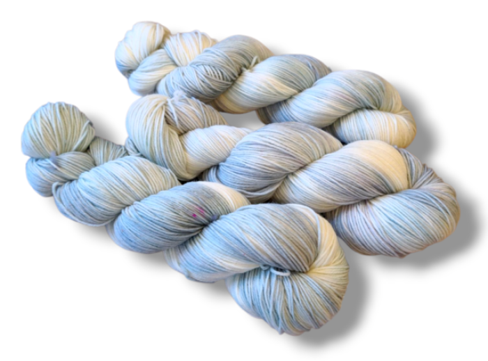 Wöllkchenwolle, mehr als Sockenwolle, extrafeine Merino "Frostfeder"
