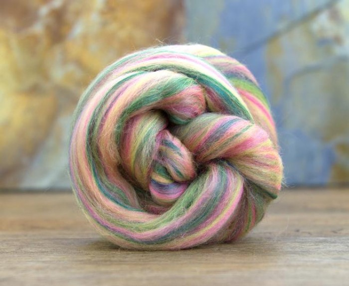 multicolor Merino-Bambus-Kammzug "Hickory Dickory"