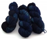 Perlmutt, Merinowolle (Atelier Zitron) "Blackjacket"